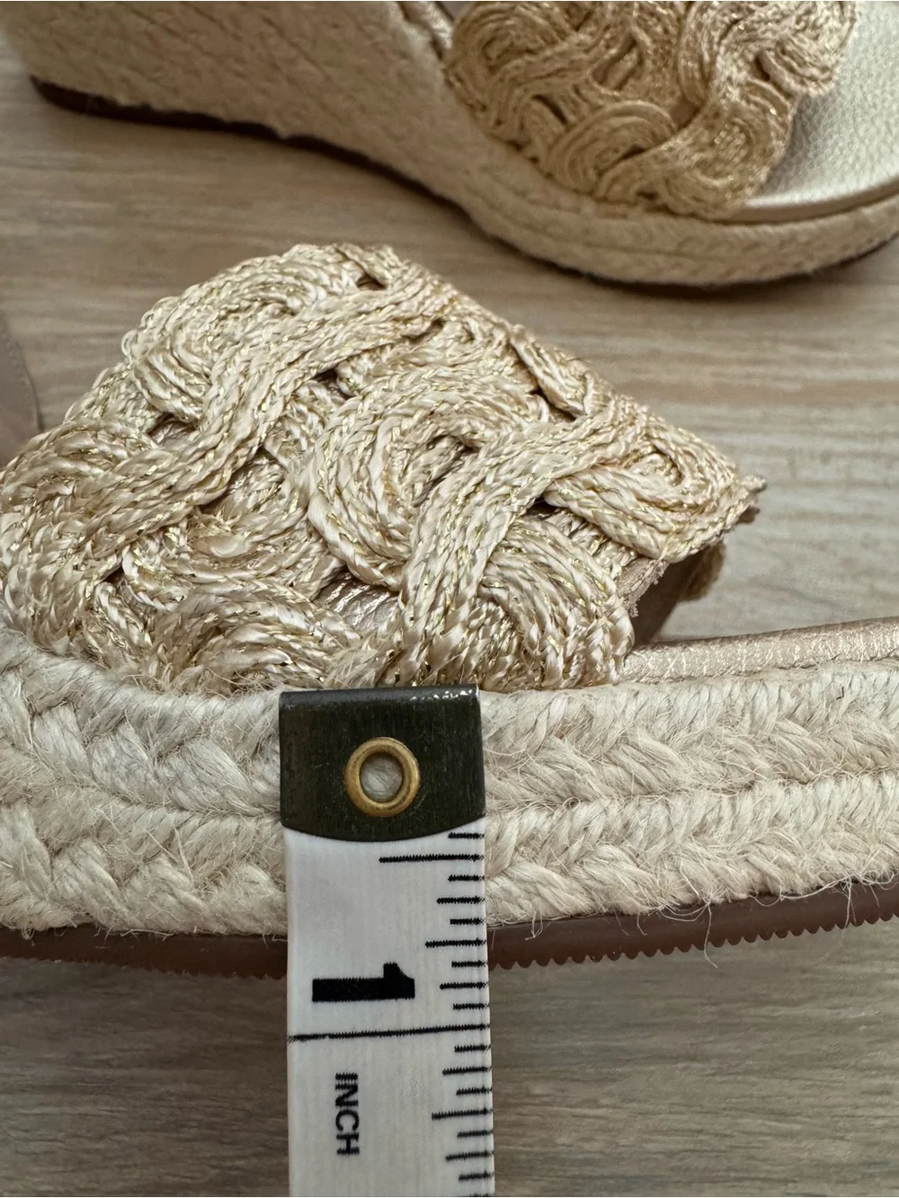 Kaanas eve ankle